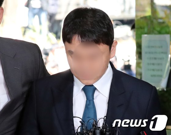 /사진=성접대를 알선하고 클럽 '버닝썬'의 수익금을 횡령한 혐의를 받는 유인석 전 유리홀딩스 대표 © News1 황기선 기자