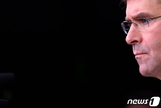 美국방장관, 트럼프에 반기? "폭동진압법 발동 반대" - 머니투데이