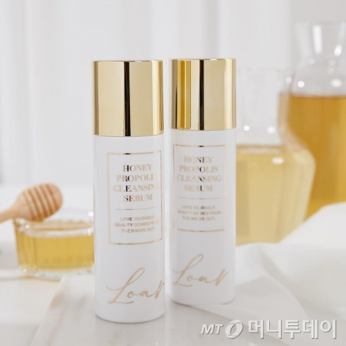 김민영씨가 코스메카코리아와 손잡고 출시한 로아르 클렌징 세럼