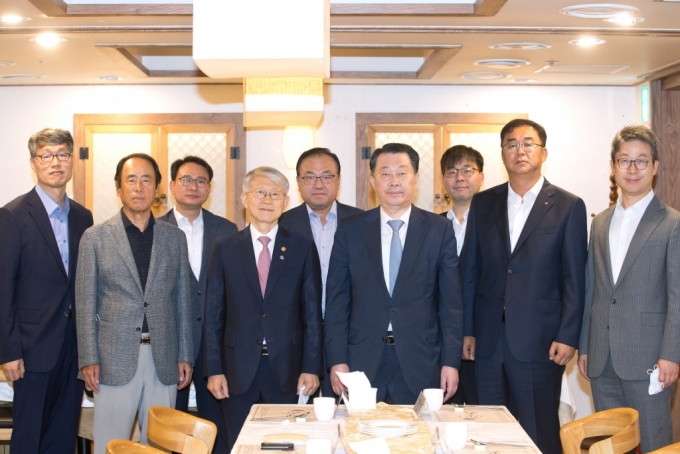 19일 서울 세종문화회관에서 열린 최기영 과학기술정보통신부 장관과 케이블 TV 업계 CEO 간담회 현장.