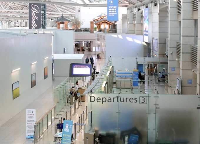 인천국제공항 제1여객터미널 출국장이 한산한 모습을 보이고 있다. /사진=뉴시스