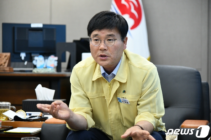 변광용 거제시장이 30일 거제시청에서 뉴스1과 인터뷰를 하고 있다.2020.6.30 /.© 뉴스1