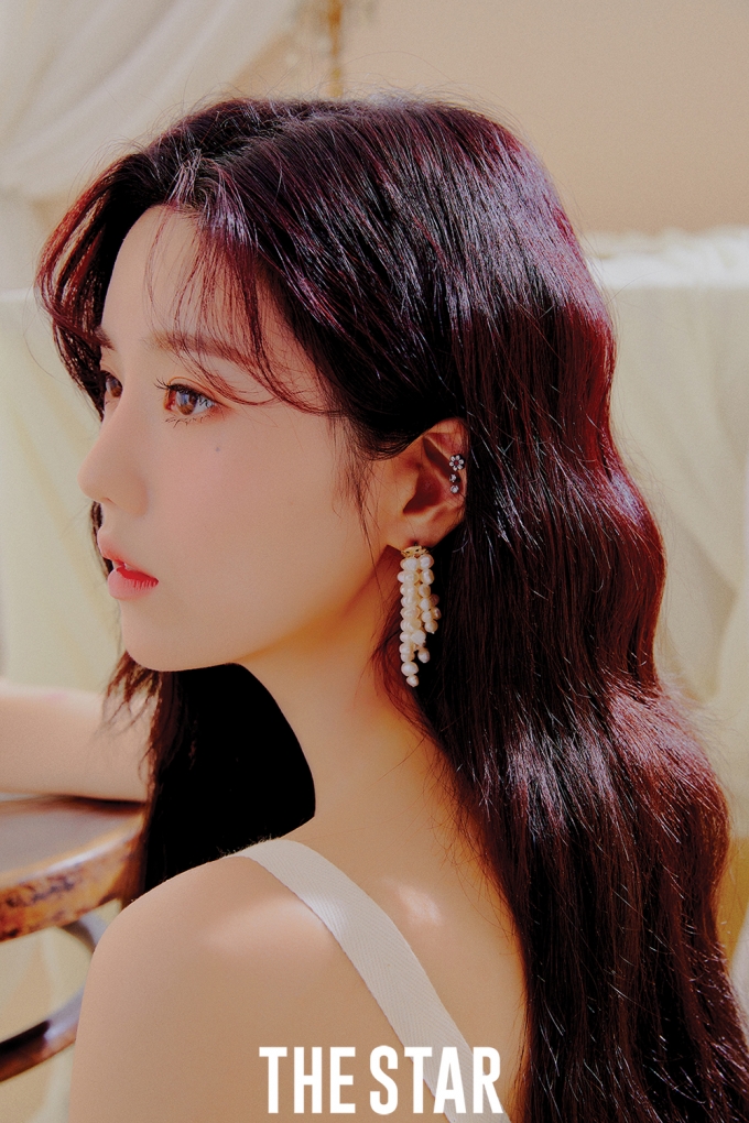 그룹 아이즈원의 권은비 /사진제공=더스타 매거진