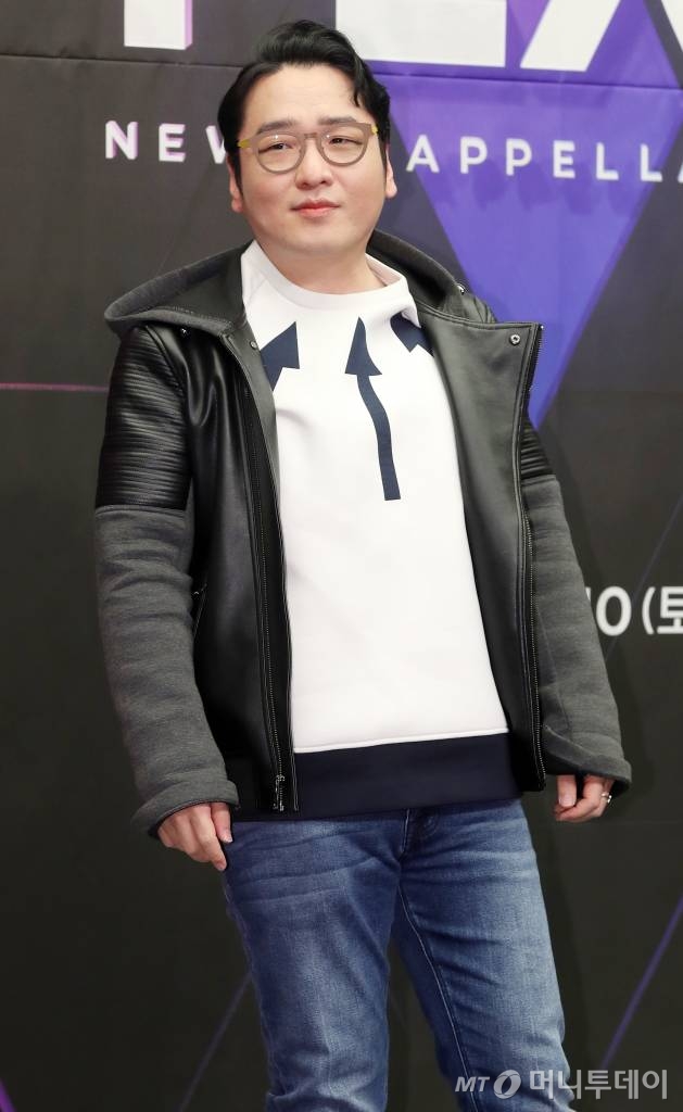작곡가 윤일상이 9일 오전 서울 마포구 상암 스탠포드호텔에서 진행된 채널A '보컬 플레이' 제작발표회에 참석해 포즈를 취하고 있다. / 사진=김휘선 기자 tndejrrh123@