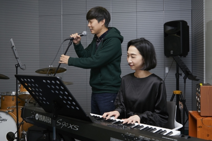넥슨은 '넥슨 포럼'을 운영하며 직원들에게 꿈을 이룰 수 있는 기회를 준다.