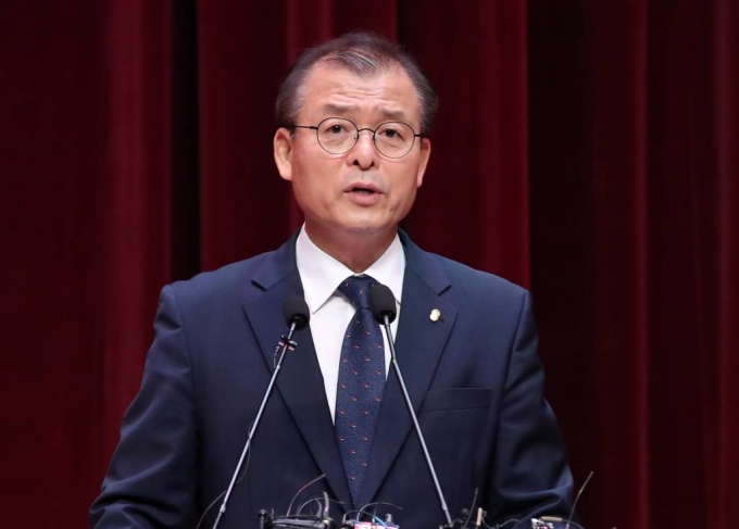 정성웅 금융감독원 부원장보가 1일 오전 서울 영등포구 금융감독원 강당에서 라임자산운용에 대한 분쟁조정위원회 개최 결과 브리핑을 하고 있다. / 사진=뉴시스