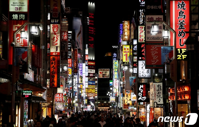 일본 도쿄의 대표적 유흥가인 신주쿠구 가부키정 <자료사진> © 로이터=뉴스1