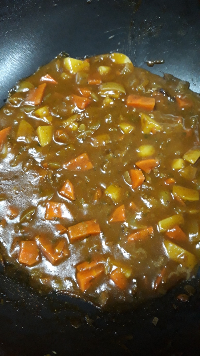 졸피뎀 넣은 카레. 졸피뎀 10mg 정도로는 카레 색이 변하거나 맛이 변하지 않았다./사진=유동주
