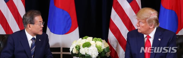 【뉴욕=뉴시스】전신 기자 = 문재인 대통령과 도널드 트럼프 미국 대통령. 2019.09.24. photo1006@newsis.com
