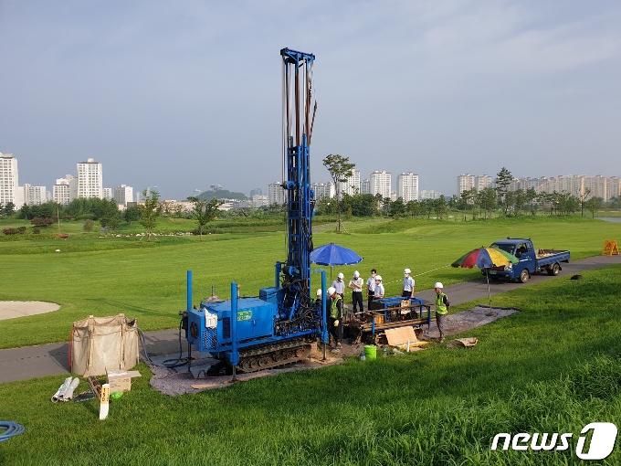 학교법인 한국전력공과대학교&#40;이사장 김종갑, 대학설립추진위원장 윤의준&#41;는 지난 4일부터 7일까지 한전공대 캠퍼스 건축을 위한 대학부지 현장조사에 착수했다. /&copy; News1