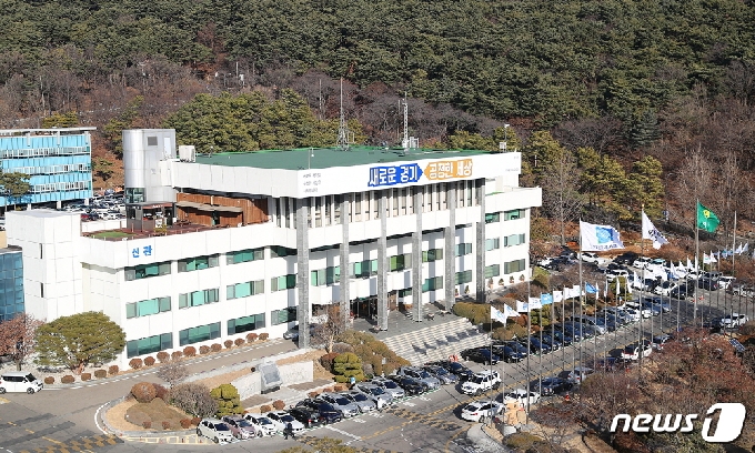 경기도는가경로당, 복지관, 문화원 등 노인여가복지시설과 공공문화시설 운영 재개에 따라 ‘어르신 문화즐김 사업’ 활성화를 위한 다양한 정책을 추진한다. &copy; 뉴스1