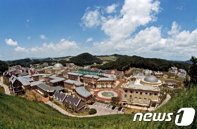 경기도평생교육진흥원 경기미래교육파주캠퍼스가 집중호우로 피해를 입은 이재민들에게 거주처를 제공하기로 했다. 캠퍼스 전경.&copy; News1 진현권 기자