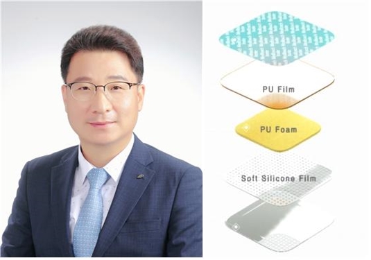 김원일 원바이오젠 대표(사진 왼쪽)와 자가 점착성 보더 폼드레싱제 모식도/사진제공=원바이오젠