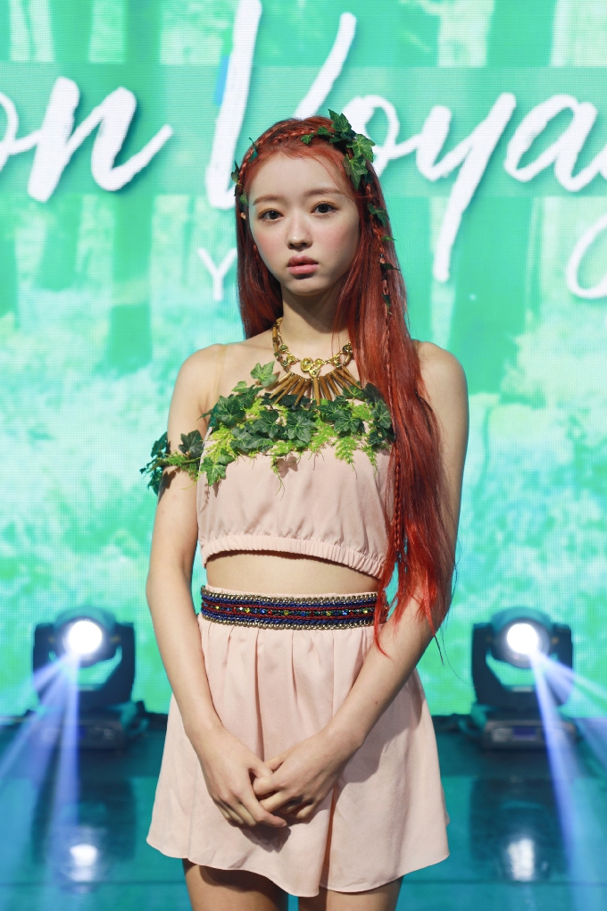 유아 "오마이걸, 최근 큰 사랑에 울컥…계단식 성장 뿌듯해" - 머니투데이
