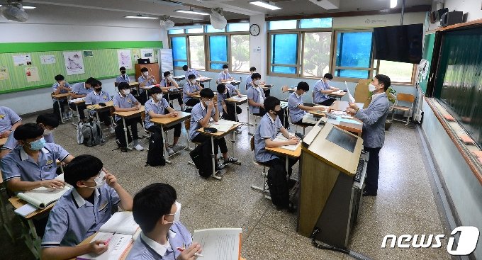 [사진] 광주 각급학교 부분등교 재개