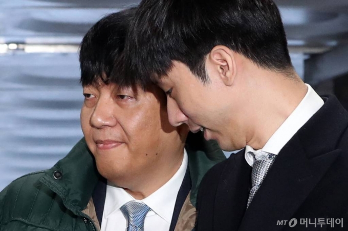 이재웅 쏘카 전 대표(왼쪽)와 박재욱 쏘카 대표. / 사진=이기범 기자 leekb@