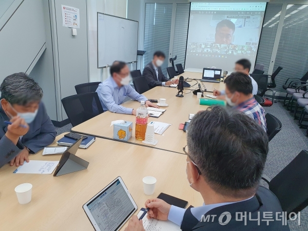 기업에 부는 '온택트'바람.."업무효율 더 좋아졌어요"