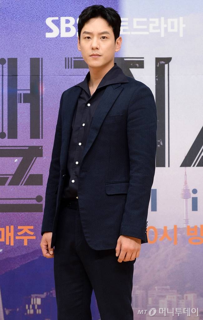 배우 곽시양이 25일 오후 온라인으로 진행된 SBS 금토드라마 '앨리스' 제작발표회에 참석해 포즈를 취하고 있다.'앨리스'는 죽은 엄마를 닮은 여자, 감정을 잃어버린 남자의 마법 같은 시간여행을 그린 휴먼SF드라마로 오는 28일 첫 방송된다. / 사진 = SBS 제공 / 사진=김창현 기자 chmt@