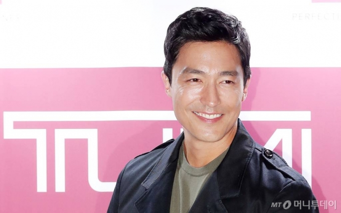 배우 다니엘 헤니가 25일 오후 서울 강남구 청담동 현대카드 트래블 라이브러리에서 열린 '트래블 캠페인'에 참석해 포즈를 취하고 있다. / 사진=김창현 기자 chmt@