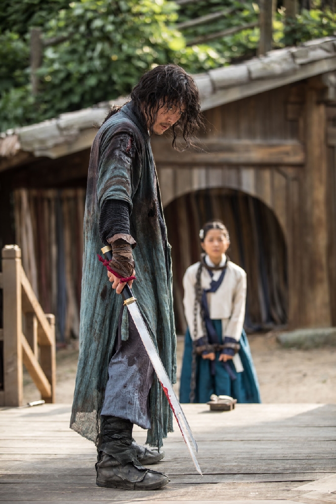영화 '검객' 스틸/사진=오퍼스픽쳐스 , (주)더웨이브 E&M © 뉴스1
