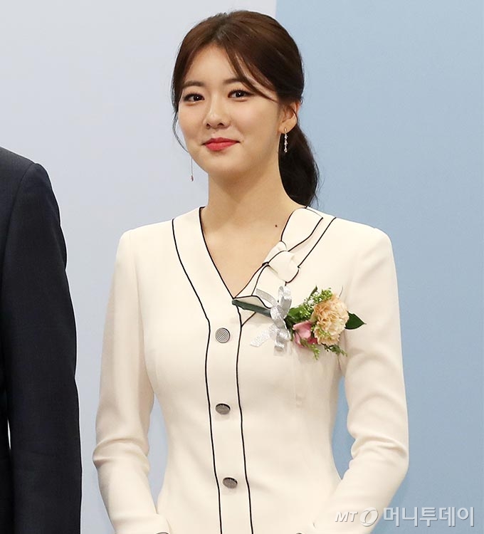 김민형 아나운서 SBS 퇴사에 호반건설 대표와 결혼설… 김민형 아나운서 Sbs 퇴사에 호반건설 대표와 결혼설…