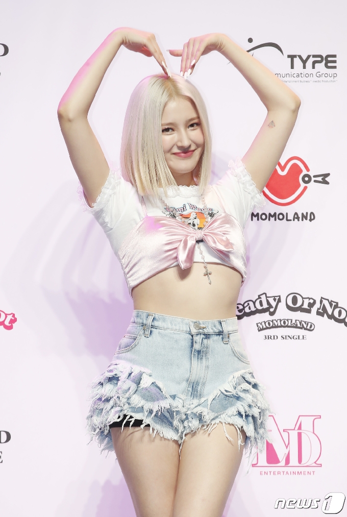 사진] 모모랜드 낸시 '만찢녀의 사랑의 하트' - 머니투데이
