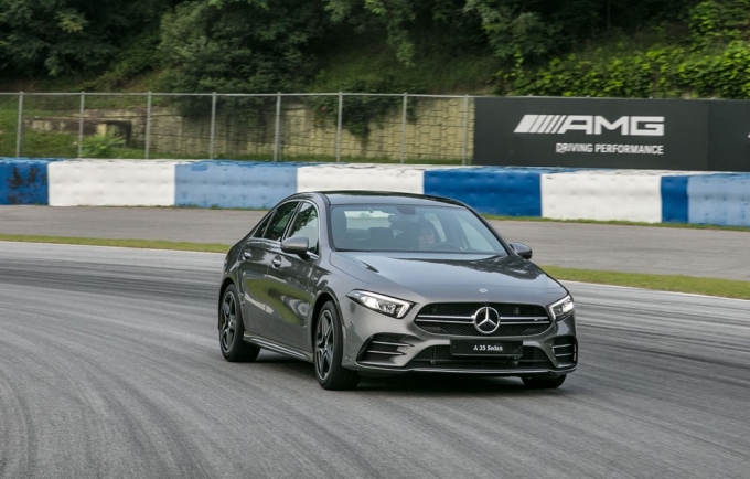 벤츠, 고성능 스포츠 세단 '더 뉴 AMG A35 4MATIC' 출시