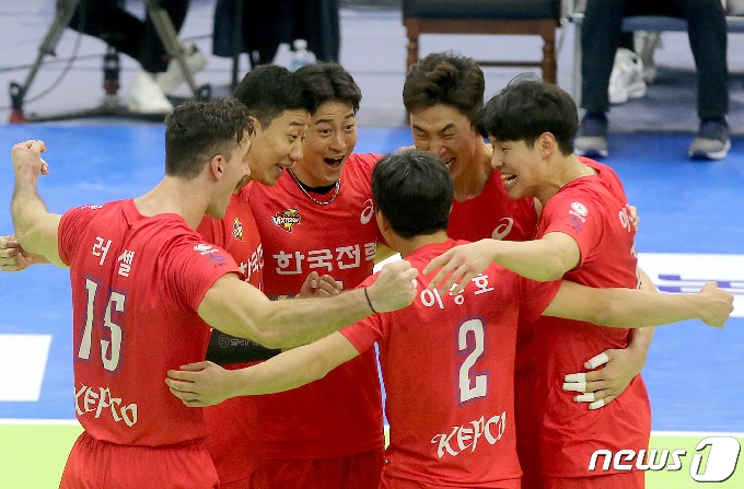 7연패 뒤 3연승의 신바람을 낸 한국전력. (한국전력 배구단 제공) 2020.11.18/뉴스1
