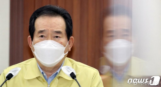 정세균 국무총리가 22일 서울 세종로 정부서울청사에서 열린 코로나19 대응 중대본회의에서 모두발언을 하고 있다./사진제공=뉴스1