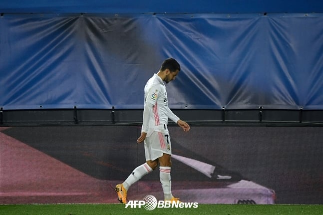 부상만 9번... 아자르가 안쓰러운 첼시 팬 부상만 9번... 아자르가 안쓰러운 첼시 팬