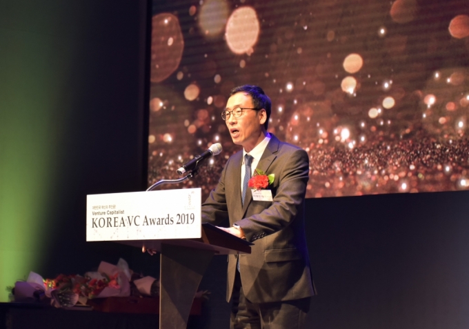 이영민 한국벤처투자 대표가 '코리아 VC어워즈 2019'에서 개회사를 하고 있다. /사진제공=한국벤처투자