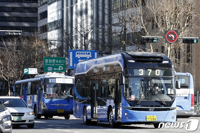 [사진] 서울 도심 속 달리는 친환경 수소버스