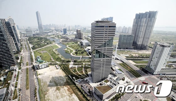 인천경제청 G타워 전경. © News1 강남주 기자