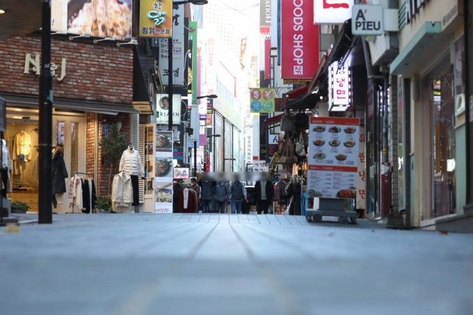 17일 서울 명동거리가 한산하다. / 사진=뉴시스