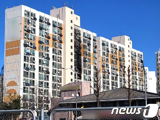 사진] 김포공항 인근 아파트 불 '4명 연기흡입' - 머니투데이