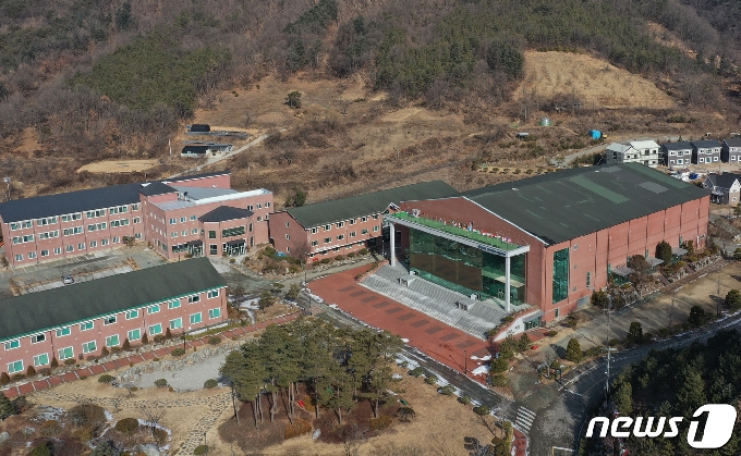 14일 경북 상주시 화서면 상용리 봉황산 끝자락에 위치한 BTJ 열방센터 모습. 2021.1.14/뉴스1 © News1 공정식 기자