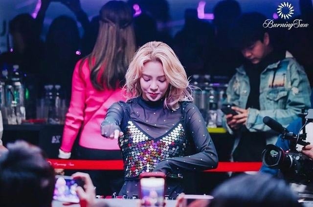 그룹 소녀시대 효연이 과거 클럽 버닝썬에서 DJ를 하고 있는 모습./사진='버닝썬 사태' 최초 제보자 김상교씨 인스타그램