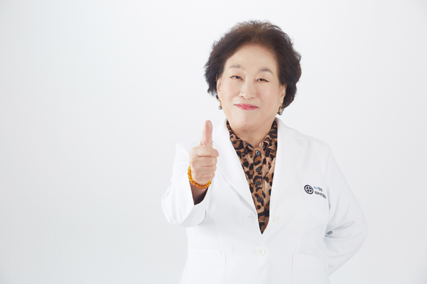 배우 전원주 /사진제공=이에스우리안과