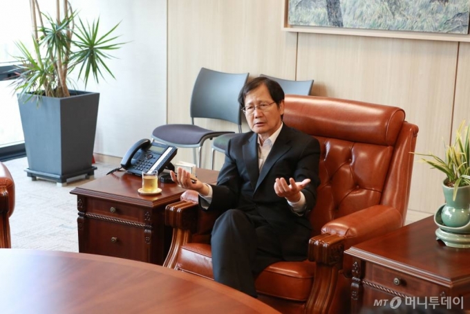 박찬구 금호석유화학 회장 / 사진제공=금호석유화학