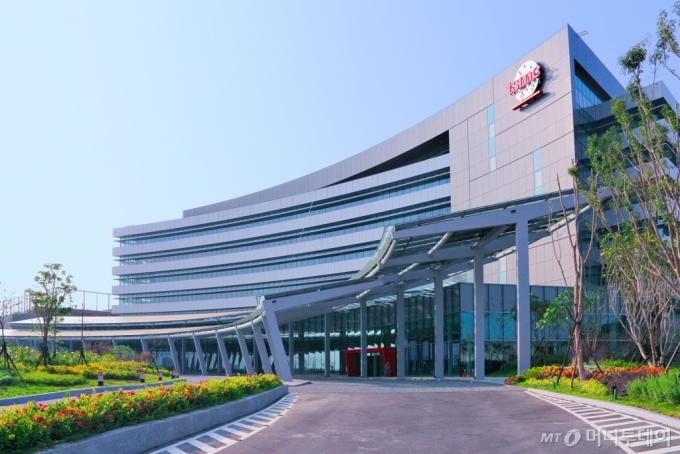 TSMC 12ġ   18 ܺ /ڷ=TSMC(Taiwan Semiconductor Manufacturing Co., Ltd.)