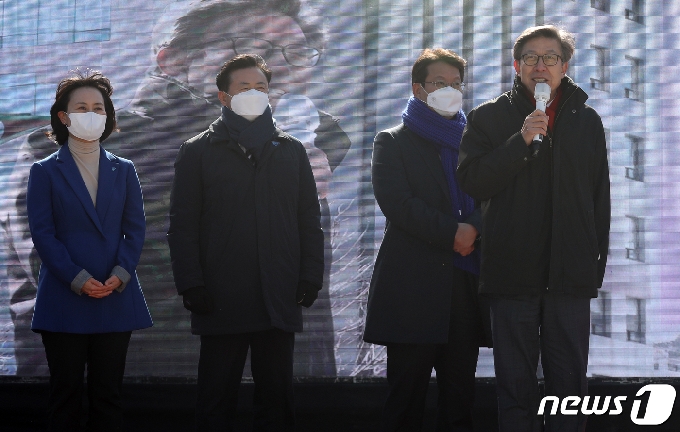 [사진] 가덕신공항 건설 특별법 관련 발언하는 박형준