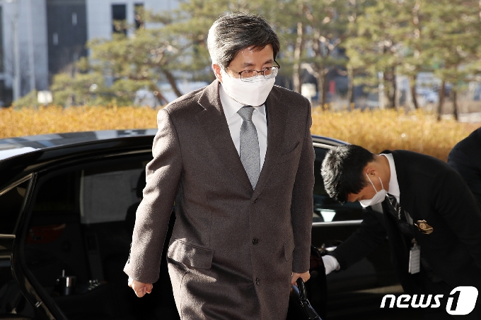 [사진] 출근하는 김명수 대법원장