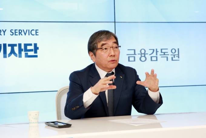 윤석헌 금융감독원장이 지난해 12월 온라인으로 진행된 송년 기자간담회에서 발언하고 있다. / 사진제공=금감원