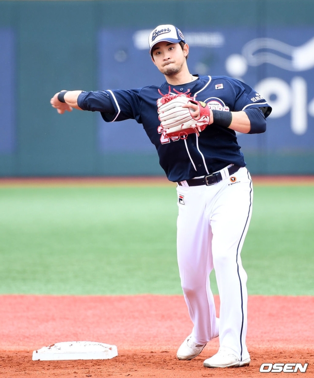 1일 KT와 연습경기에 나선 두산 강승호.