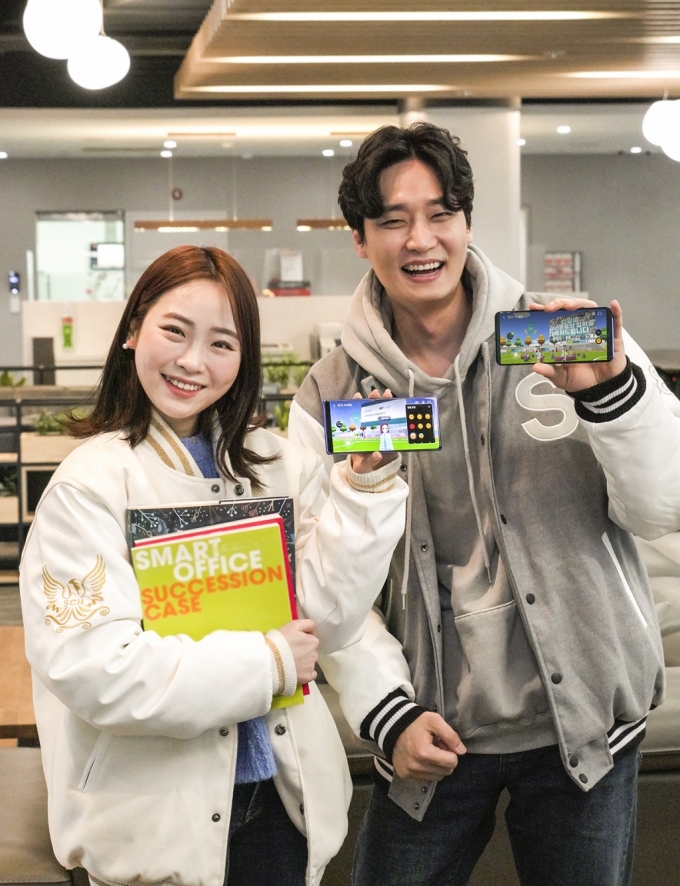 SKT 점프VR 어플을 통해 순천향대 메타버스 신입생 입학식에 참석하는 모습. /사진=SKT