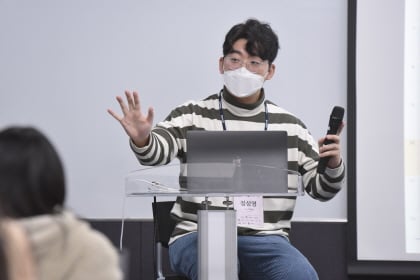 정성영 HKG컨설팅 대표가 청중들에게 강연을 하고 있다./사진제공=청년마케터