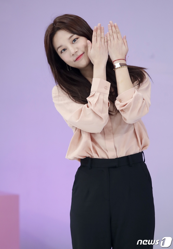 사진] 라붐 솔빈, 새로운 눈빛에 가슴이 붐 붐 붐 - 머니투데이