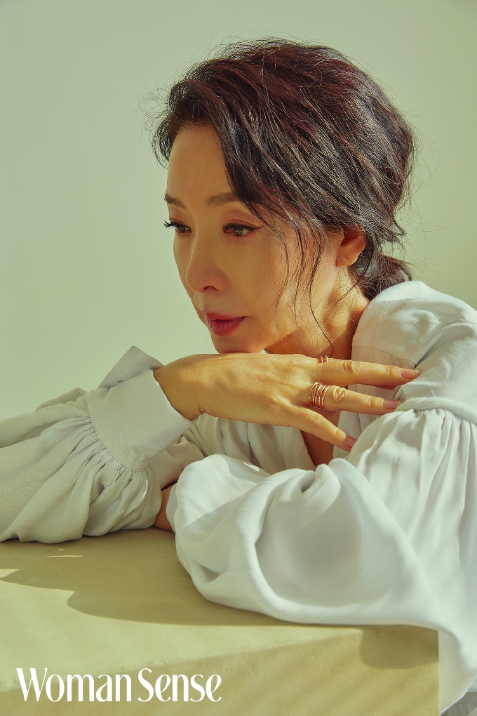 N화보] 김보연, 60대 중반 나이 믿기지 않는 동안 비주얼 - 머니투데이