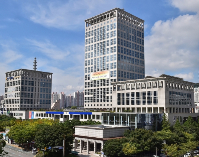 부산시청 전경./부산시