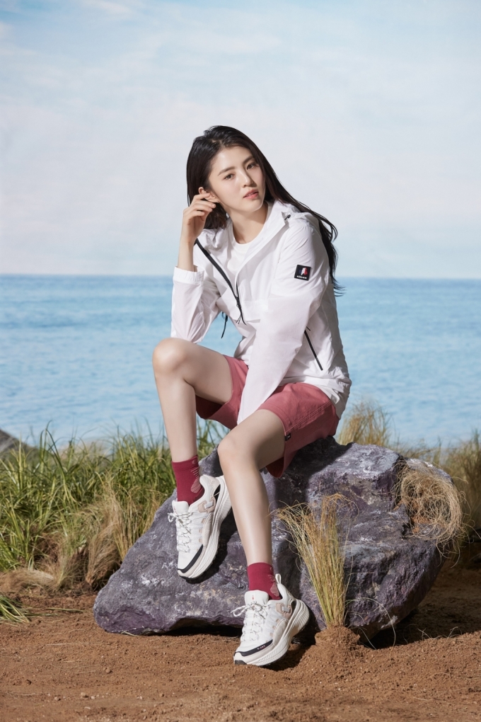 배우 한소희/사진제공=아이더